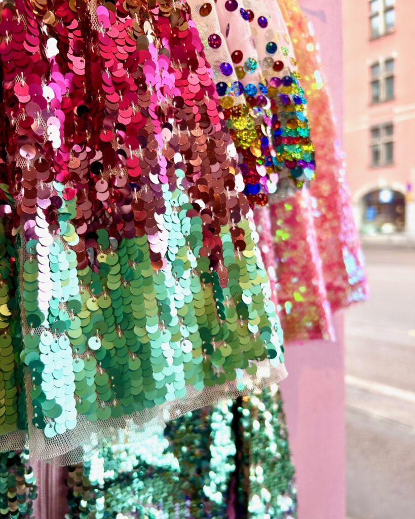 paljetter secondhand stockholm barnsecondhand